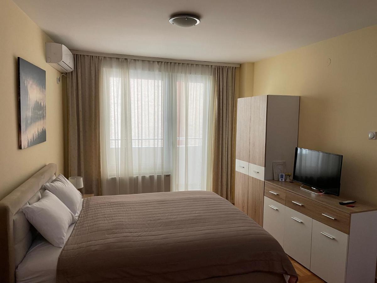 Trident Apartments 2 Ni Екстериор снимка