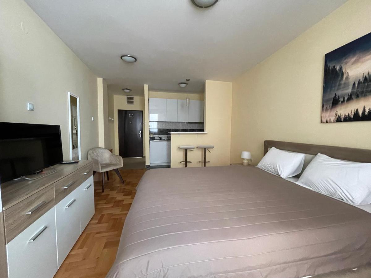 Trident Apartments 2 Ni Екстериор снимка