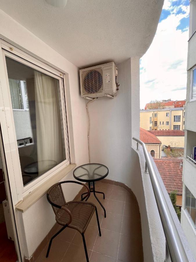 Trident Apartments 2 Ni Екстериор снимка