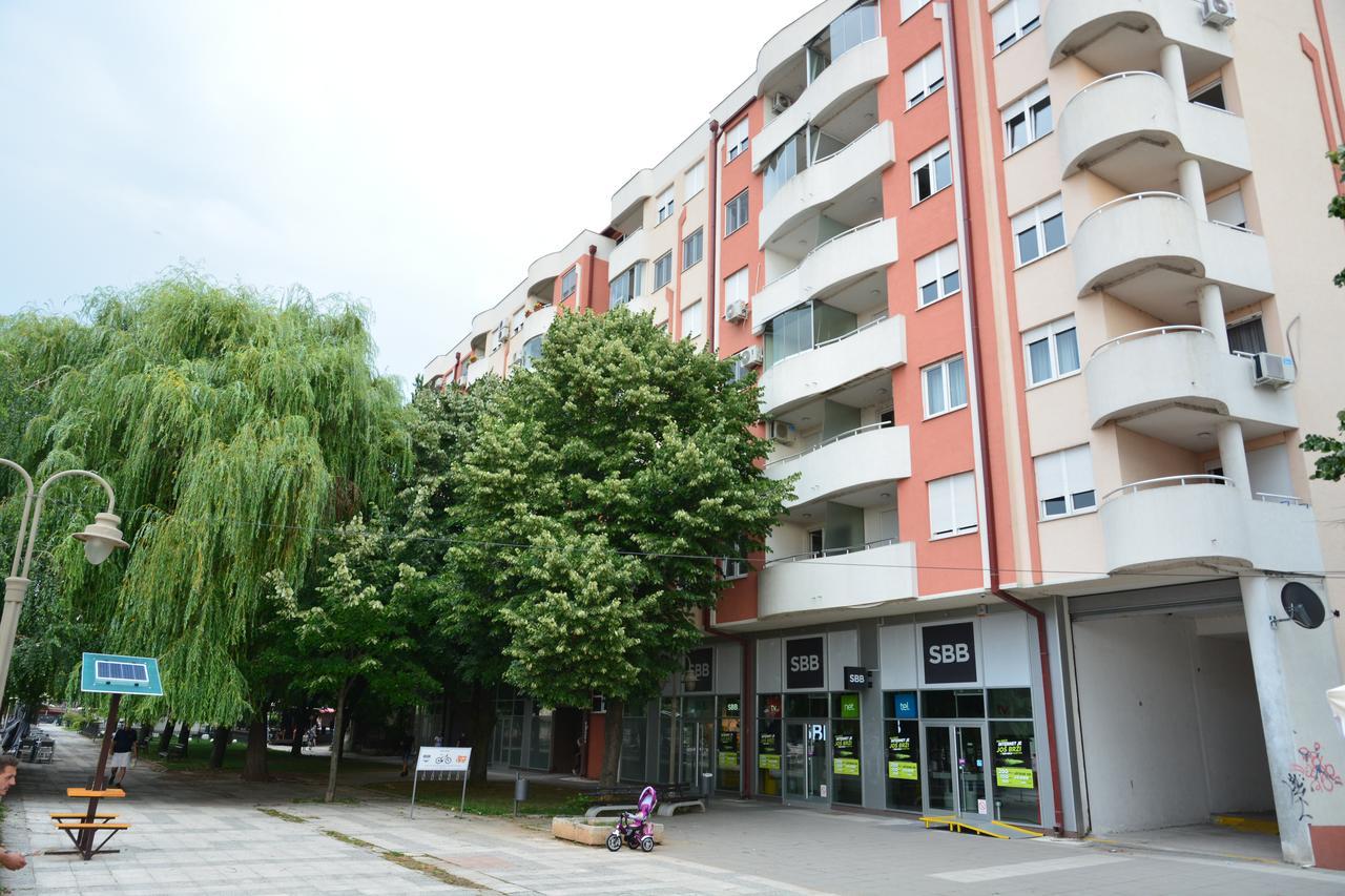 Trident Apartments 2 Ni Екстериор снимка